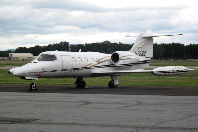 Learjet 35 (N721EC)