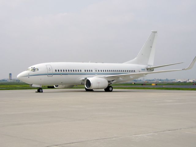 Boeing 737-800 (N88WZ)