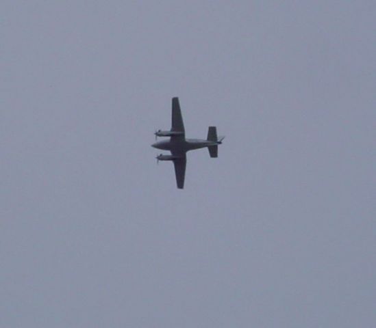 Beechcraft King Air 90 (N567GJ) - Shooting rwy 27 approach on 2/2/10