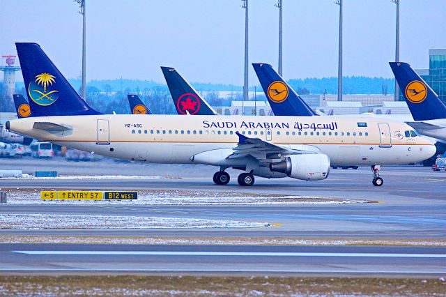 Airbus A320 (HZ-ASC)