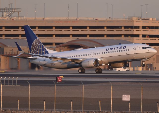 Boeing 737-800 (N17245)