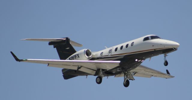 Embraer Phenom 300 (N361FX)