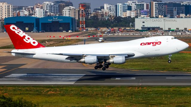 Boeing 747-200 (ER-BAR)