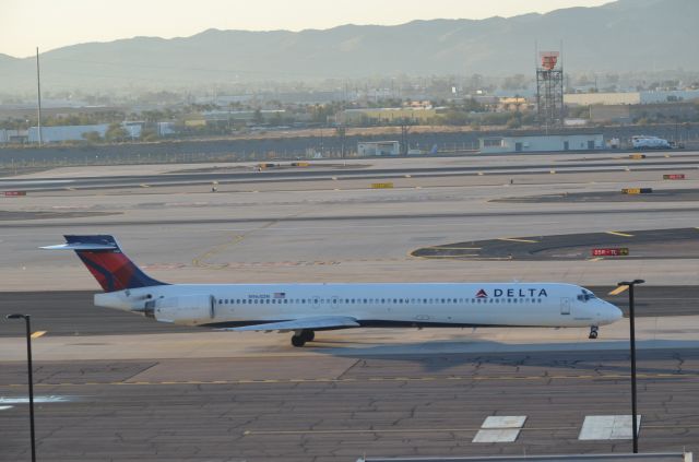 McDonnell Douglas MD-90 (N964DN) - Delta Airlines flight 1492 taxing to runway 7L.