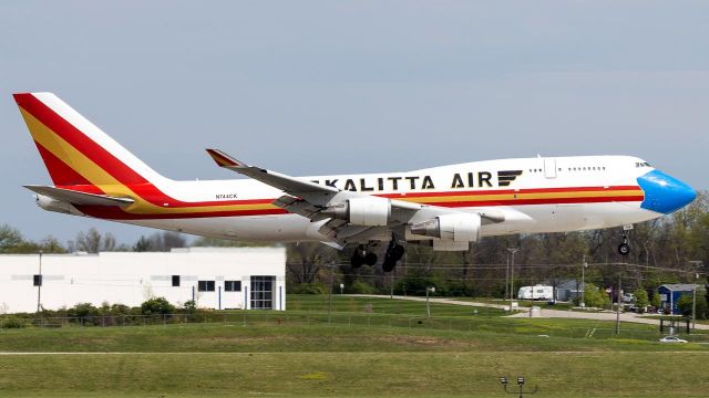 Boeing 747-400 (N774CK)