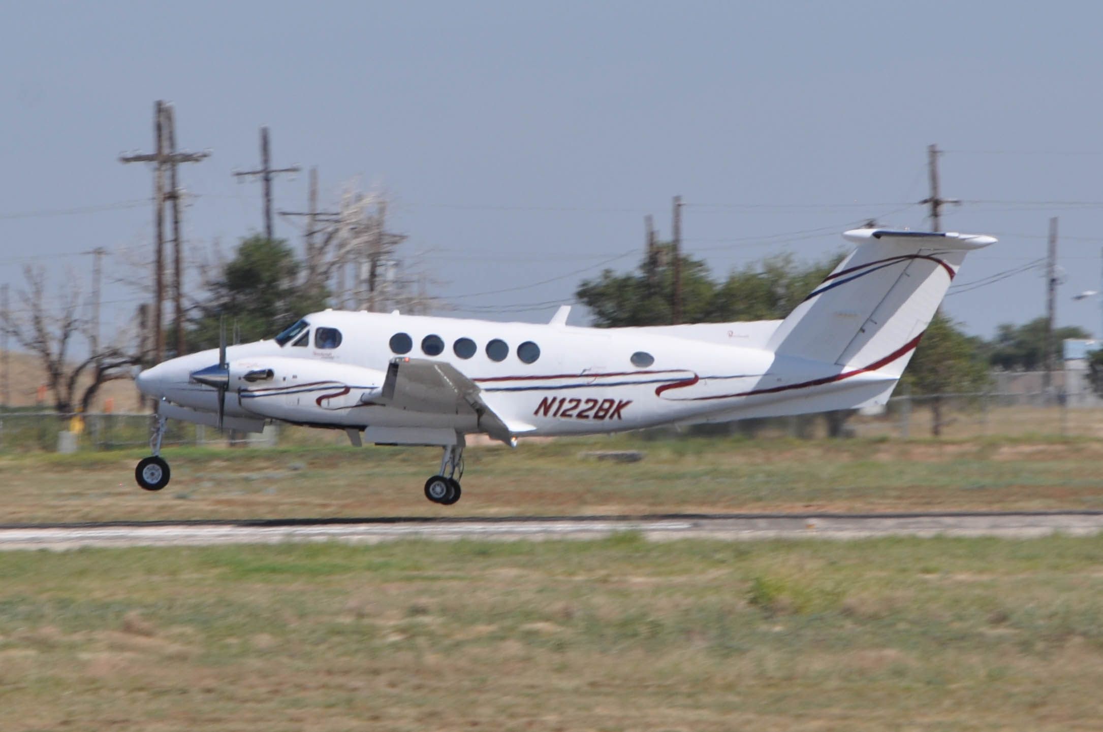 Beechcraft Super King Air 200 (N122BK)