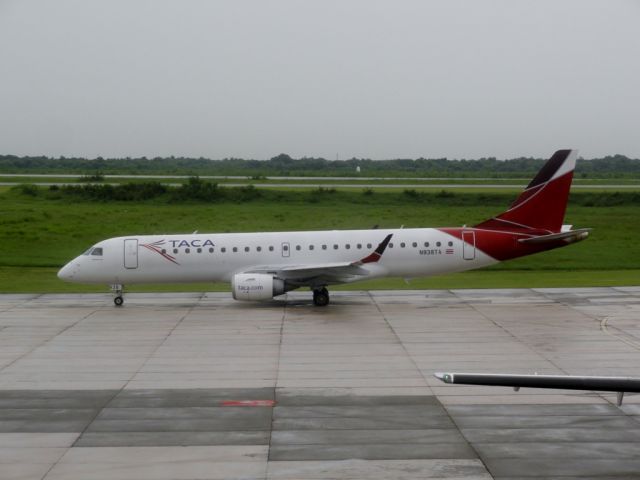Embraer ERJ-190 (N938TA)