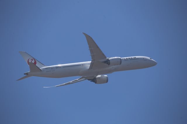 Boeing 787-9 Dreamliner (JA875J)