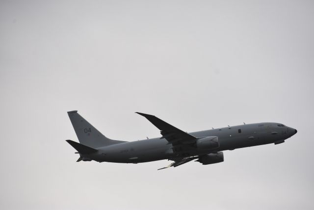 Boeing P-8 Poseidon (AZP804) - Carrying out circuits on runway 25 on 26/01/2023.