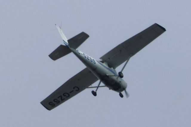 Cessna 152 (C-GZSS) - C-GZSS Cessna Commuter 152 Cargair Ltee Survolant la ville de Lavaltrie QC. le 19-10-2023 à 13:42