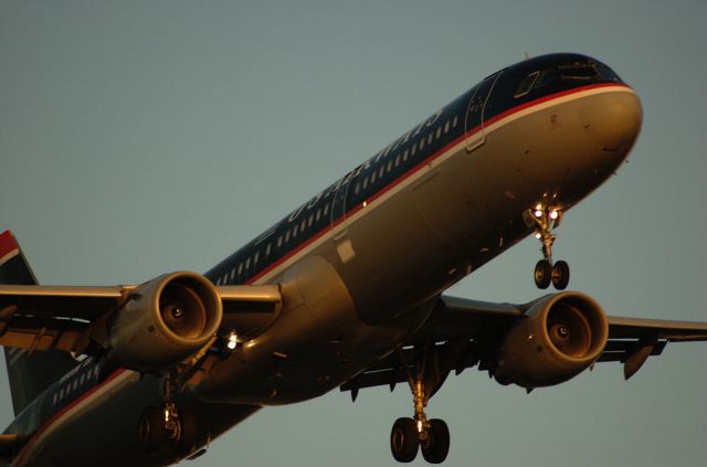 Airbus A321 (N192UW)