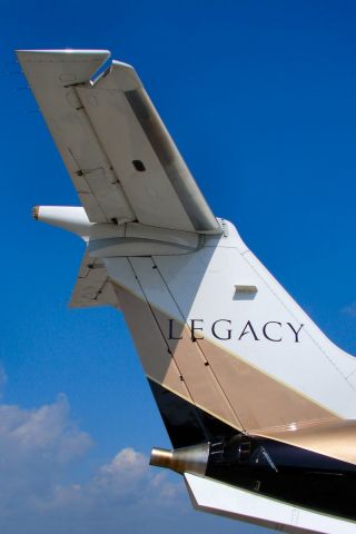 Embraer ERJ-135 —