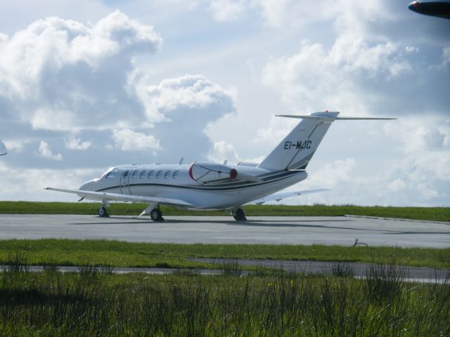 Cessna Citation CJ1 (EI-MJC) - EI-MJC at cork airport   03-04-2011