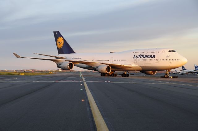 Boeing 747-400 (D-ABVL)