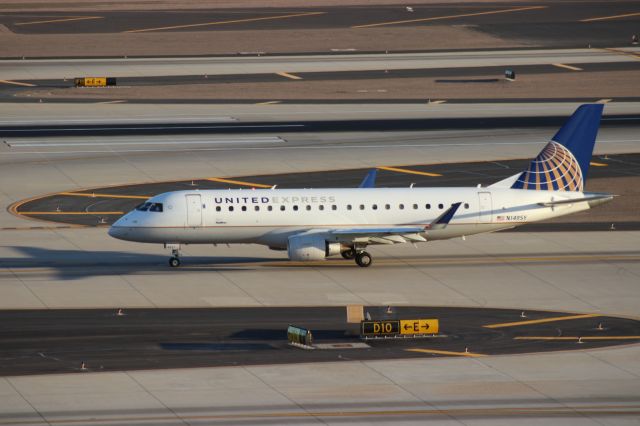 Embraer 175 (N149SY)