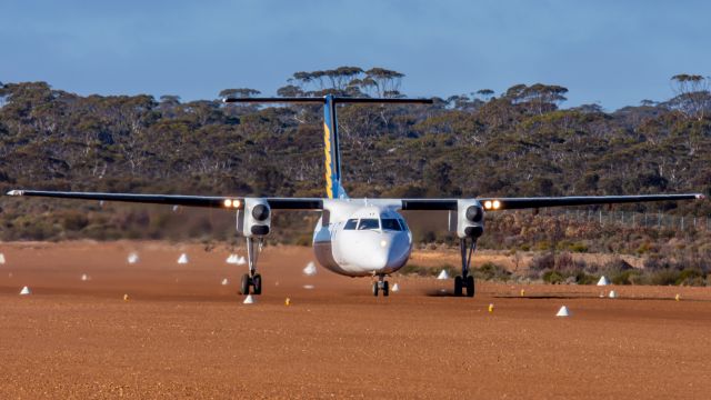 de Havilland Dash 8-100 (VH-XFU)