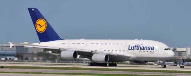 Airbus A380-800 (D-AIMC)