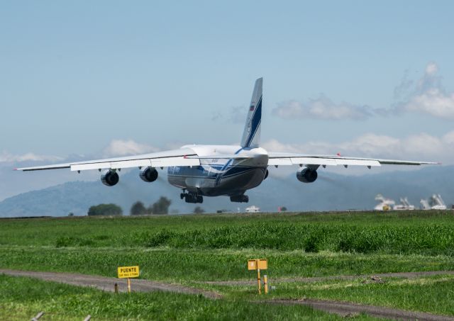 Antonov An-12 (RA-82046)