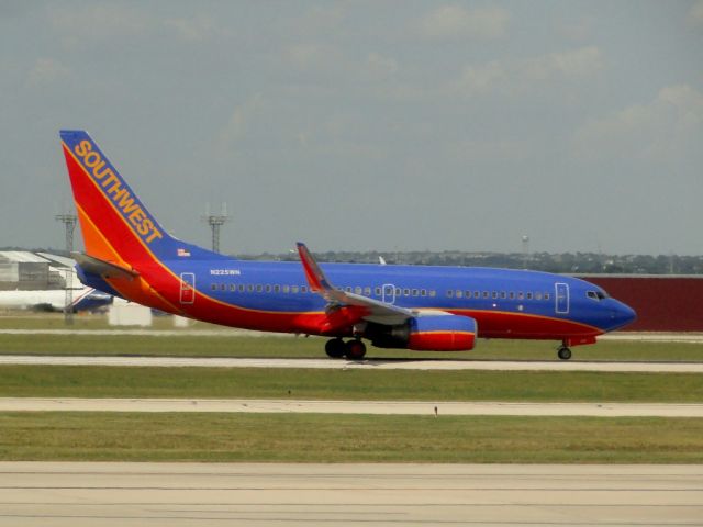 Boeing 737-700 (N225WN)