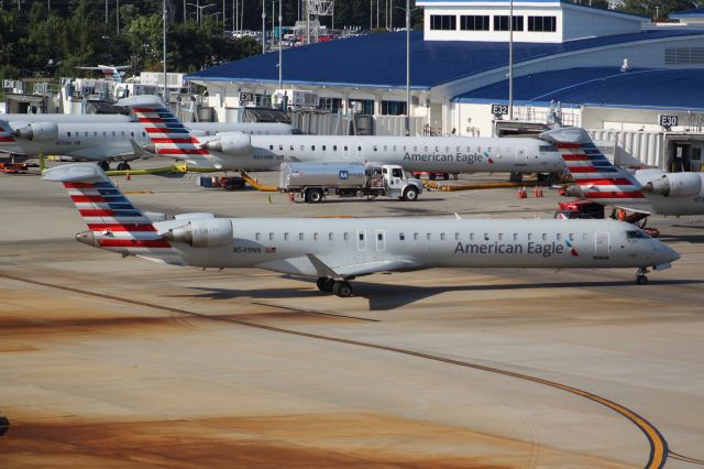 Canadair Regional Jet CRJ-900 (N549NN)