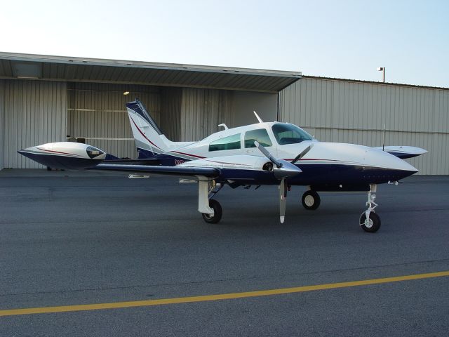 Cessna 310 (N3288M)