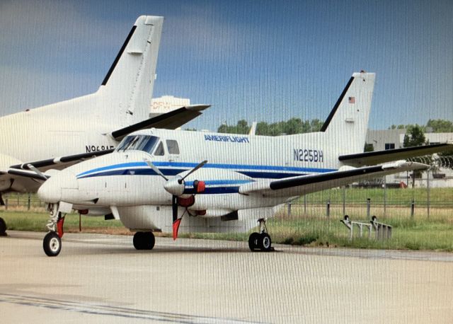 Beechcraft Airliner (N255BH)