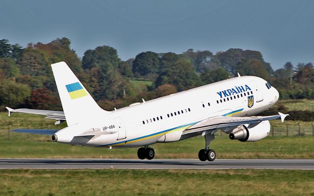 Airbus A319 (UR-ABA) - ukraine government a319-115cj ur-aba dep shannon 28/9/18.