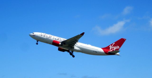 Airbus A330-200 (G-VWND)