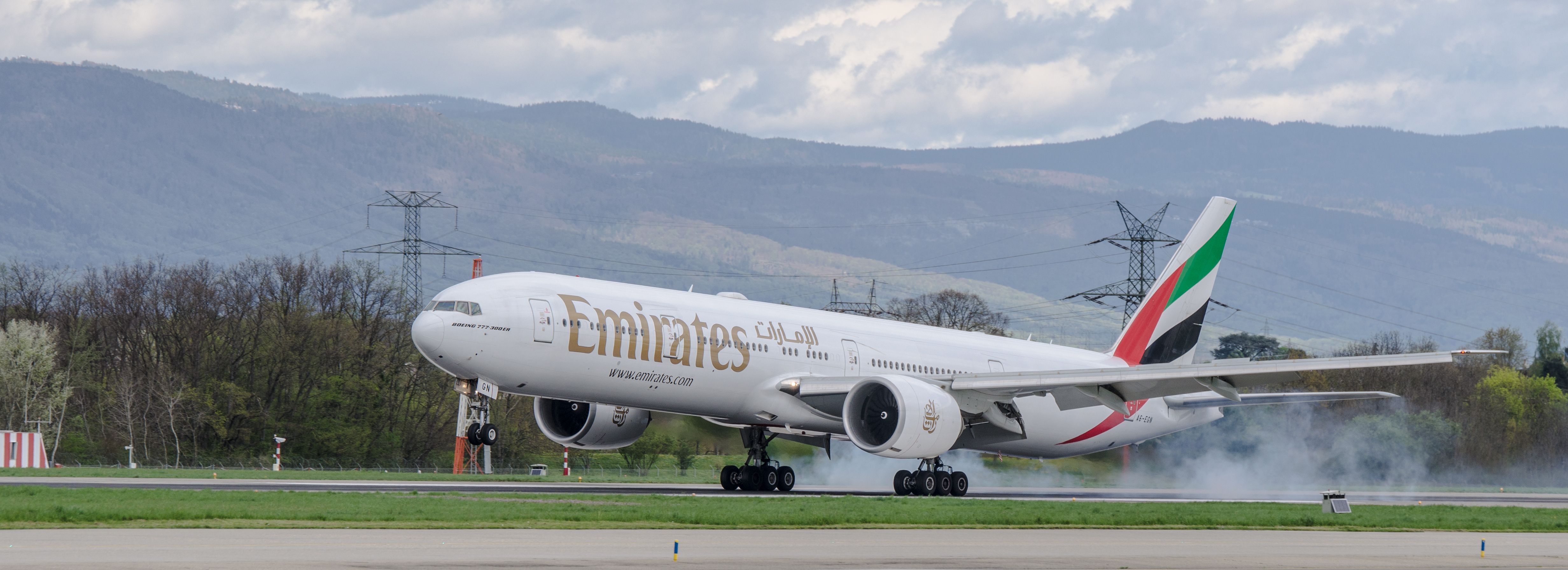 Boeing 777 (A6-EGN)