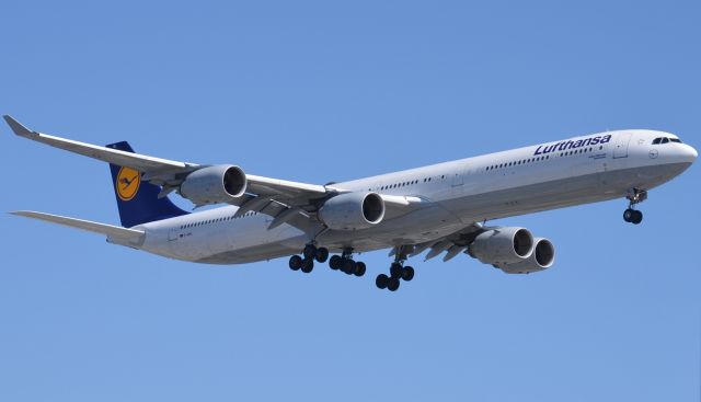 Airbus A340-600 (D-AIHL) - D-AIHL on final for runway 24L