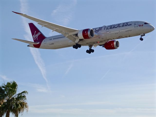 Boeing 787-9 Dreamliner (G-VFAN)