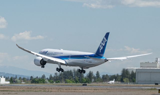 Boeing 787-9 Dreamliner (JA933A)
