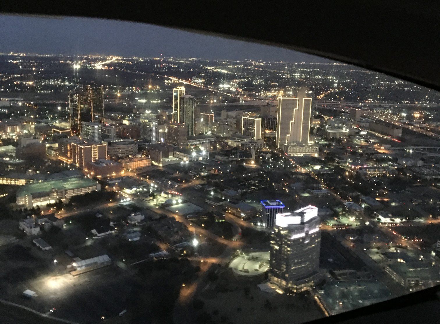 — — - Downtown FTW (from the west) while landing at Meacham (KFTW) to pick up a rescue puppy for PilotsNPaws.org.