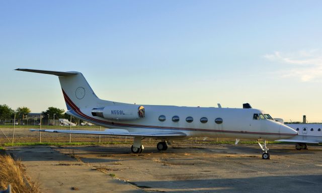 Gulfstream American Gulfstream 2 (N559L) - American Gulfstream 2 N559L in Willow Run Airport