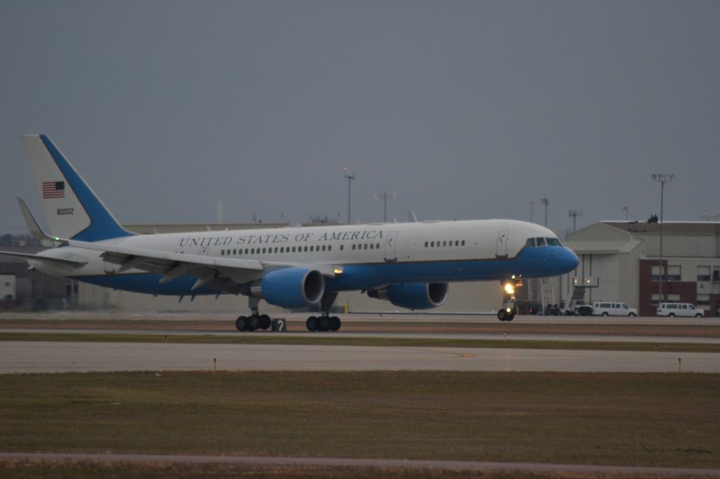 Boeing 757-200 (N80002) - N80002, C-32 (Call Sign # Air Force Two) assigned to 1st Airlift Squadron, 89th Airlift Wing carrying Vice President Biden for the McGovern Prayer Service on 10-25-2012 landing on Runway 33 in Sioux Falls SD (KFSD)