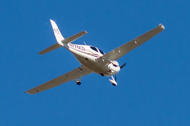 Cirrus SR-22 (N776CD)