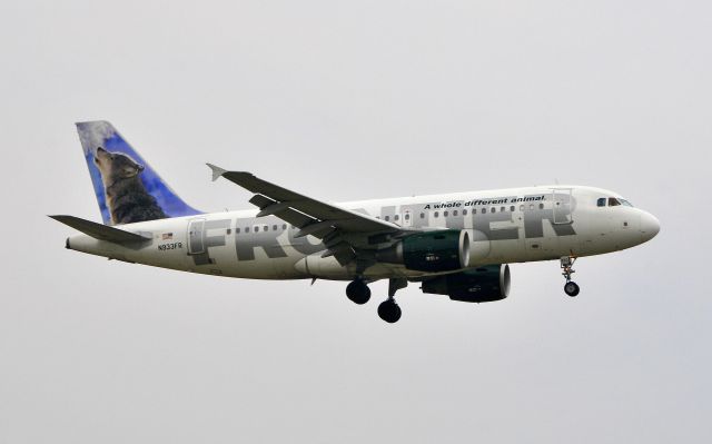 de Havilland Dash 8-400 (N933FR) - Landing 19R on 07102011