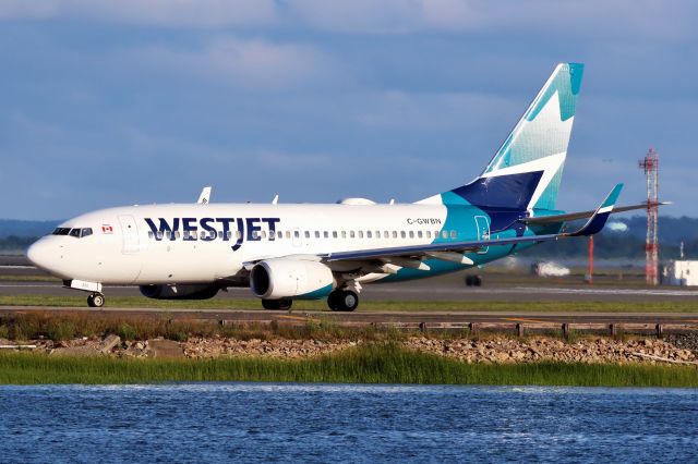 Boeing 737-700 (C-GWBN) - Now in new colors