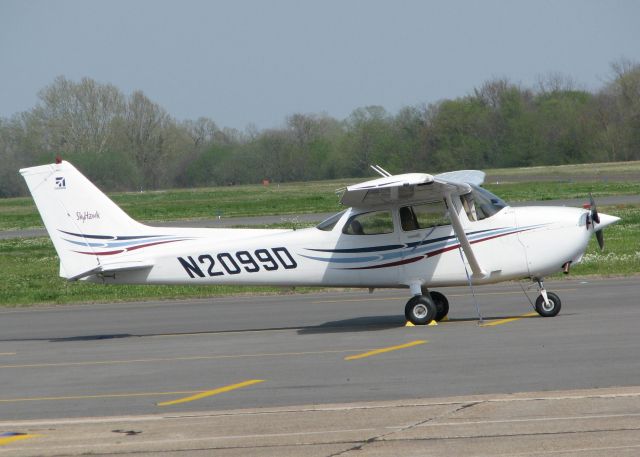 Cessna Skyhawk (N2099D) - Parked at the Shreveport Downtown airport.