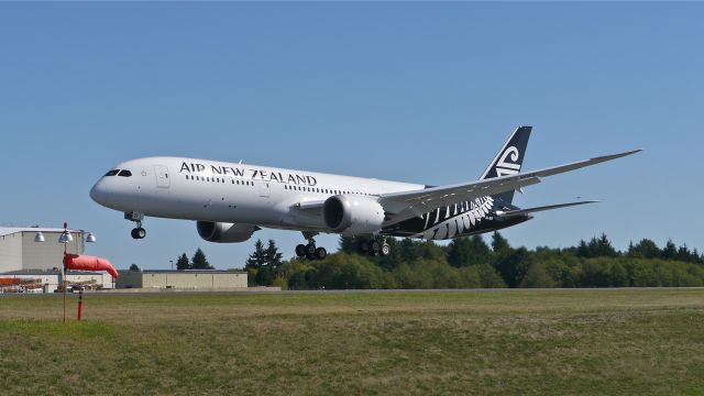 Boeing 787-9 Dreamliner (ZK-NZF) - BOE4 on final to Rwy 34L to complete its maiden flight on 9/14/14. (LN:213 / cn 34335).