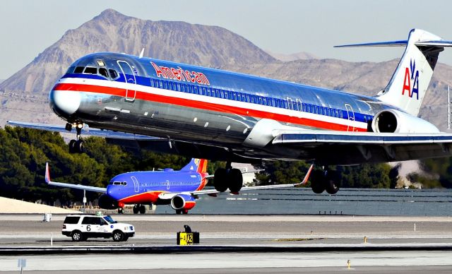 McDonnell Douglas MD-82 (N7546A) - N7546A American Airlines 1990 Mcdonnell Douglas DC-9-82(MD-82) C/N 53028