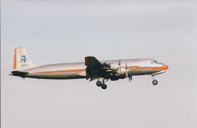 Douglas DC-7 (N381AA)