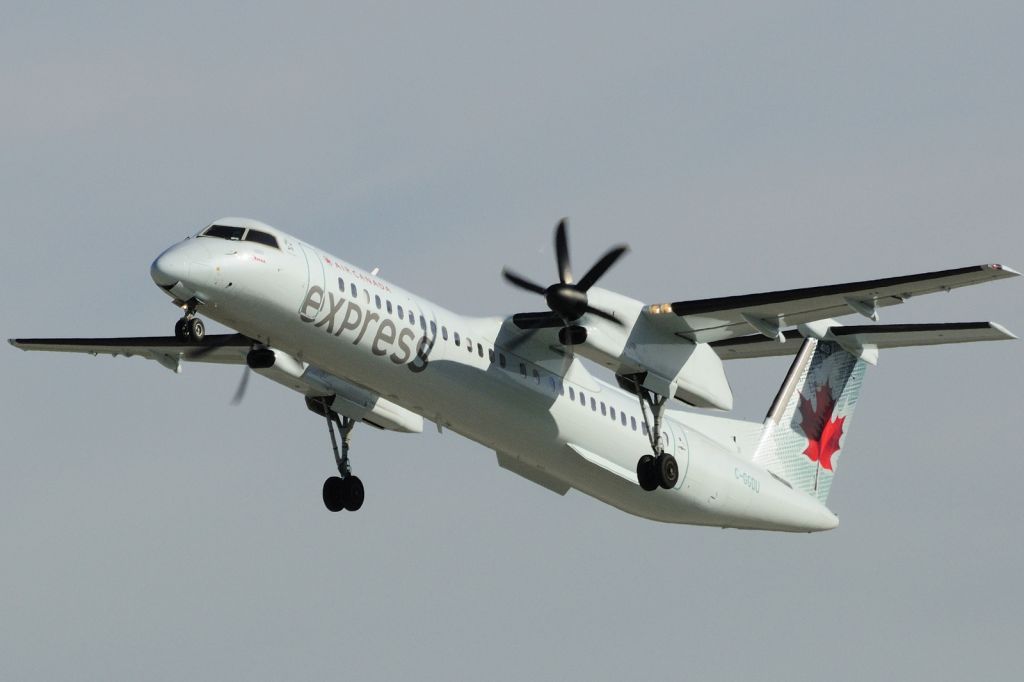 de Havilland Dash 8-400 (C-GGDU)
