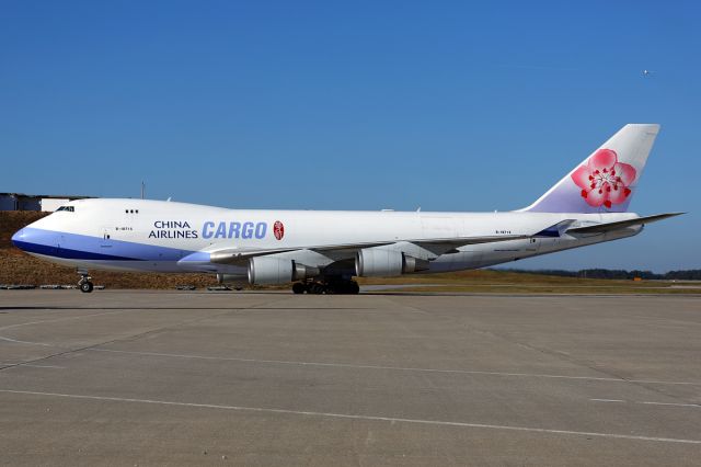 Boeing 747-400 (B-18715)