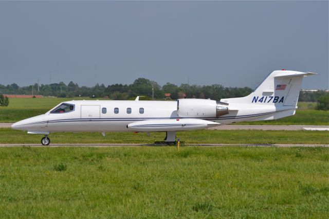 Learjet 35 (N417BA)