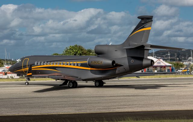 Dassault Falcon 7X (N369CA)