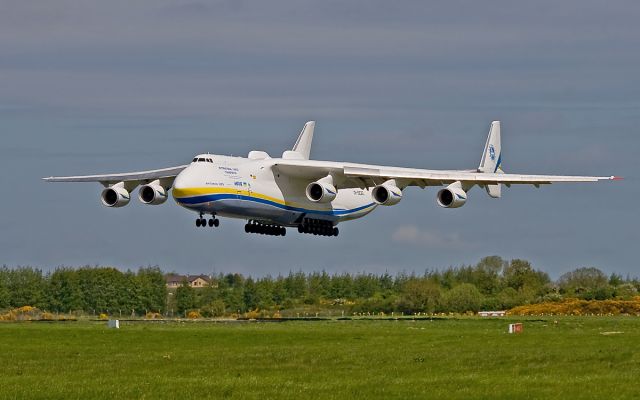 Antonov An-225 Mriya (UR-82060) - the an-225 mriya ur-82060 about to land at shannon from bangor.21/5/13.