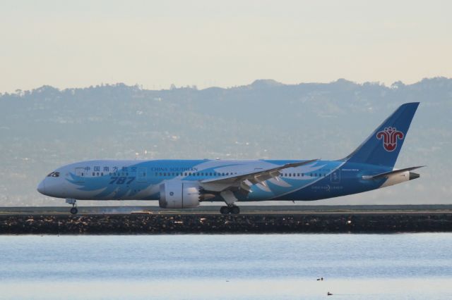 Boeing 787-8 (B-2735)