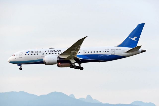 Boeing 787-8 (B-2762)