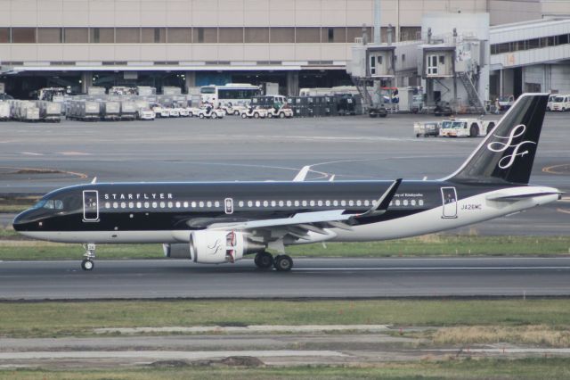Airbus A320 (JA26MC)